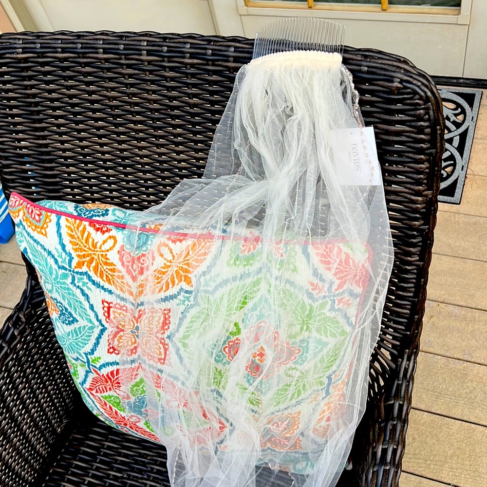 New with tags wedding veil rose gold